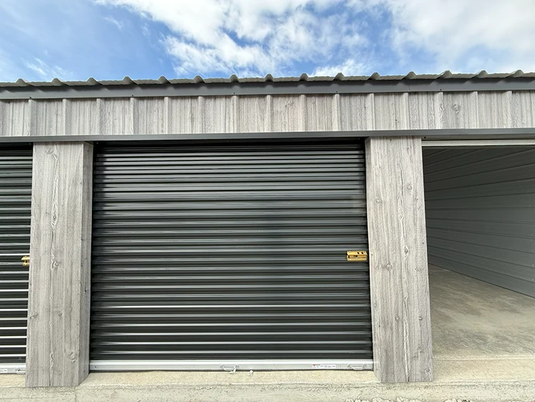 A front of a storage unit at Giant Storage in Yakima, WA